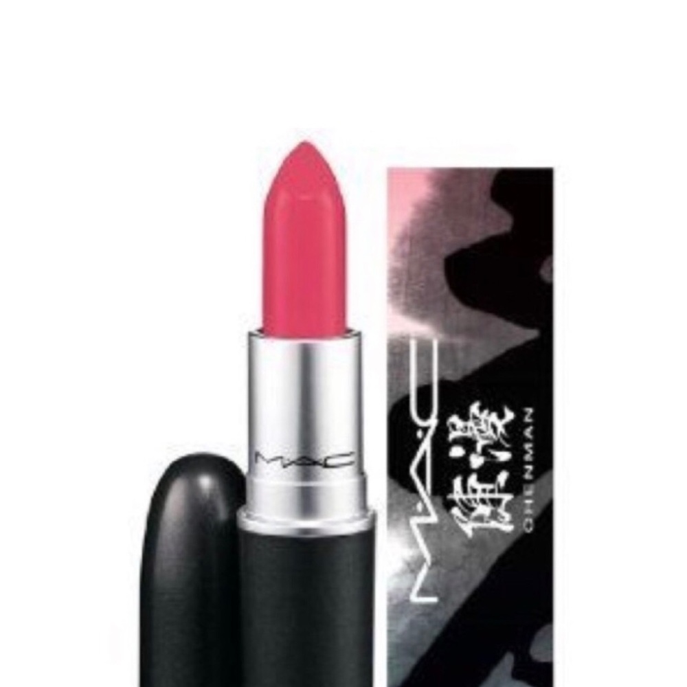 MAC Cosmetics Pink Satin Lipstick
Limited Edition 💄💋
Mac Chen Love